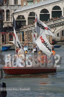 VENICE 22/05/06 MANIFESTATION AGAINST THE MOSE PROJECT. THE MOSE PROJECT IS THE THE DIGUE SYSTEM AGAINST THE HIGH TIDE IN VENICE ©Graziano Arici/Rosebud2 MANIFESTAZIONE PROTESTA