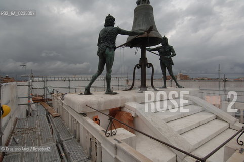 VENEZIA 24 MAGGIO 2006 - LAVORI DI RESTAURO DELLA TORRE DELLOROLOGIO ©Graziano Arici/Rosebud2 BRANDOLIN & DOTTOR