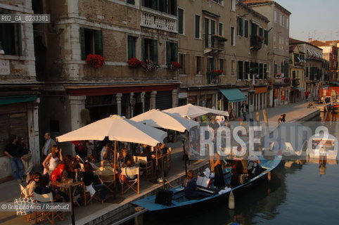 VENEZIA GIUGNO 2006 -  LOSTERIA AL TIMON IN FONDAMENTA DEGLI ORMESINI  ©Graziano Arici/Rosebud2  GASTRONOMIA