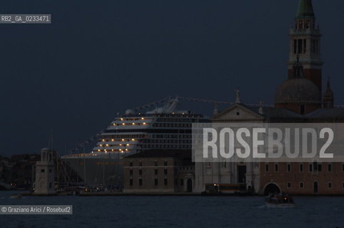 VENICE 29 JULY 2006 - THE LAUNCHING OF THE LINER MSC MUSICA OF MSC CROCIERE ©Graziano Arici/Rosebud2 VENEZIA NAVE CROCIERA TRANSATLATICO
