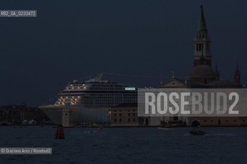 VENICE 29 JULY 2006 - THE LAUNCHING OF THE LINER MSC MUSICA OF MSC CROCIERE ©Graziano Arici/Rosebud2 VENEZIA NAVE CROCIERA TRANSATLATICO
