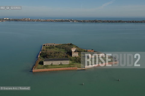 VENEZIA 10/10/06 FOTO AEREA ISOLA DI S.SPIRITO ISOLA ABBANDONATA ©Graziano Arici/Rosebud2