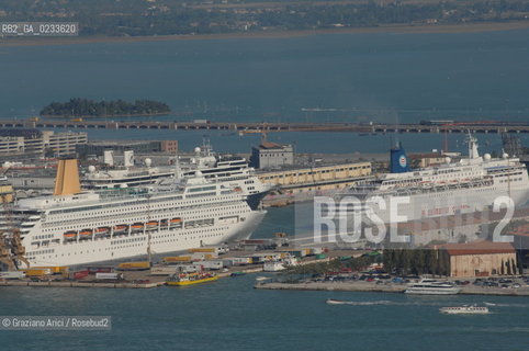 VENEZIA 10/10/06 FOTO AEREE PORTO PASSEGGERI ©Graziano Arici/Rosebud2 NAVE