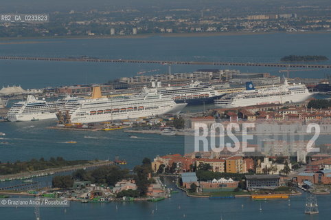 VENEZIA 10/10/06 FOTO AEREE PORTO PASSEGGERI ©Graziano Arici/Rosebud2 NAVE