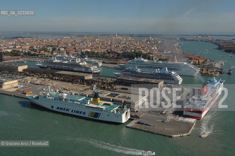 VENEZIA 10/10/06 FOTO AEREA VENEZIA PORTO PASSEGGERI  ©Graziano Arici/Rosebud2