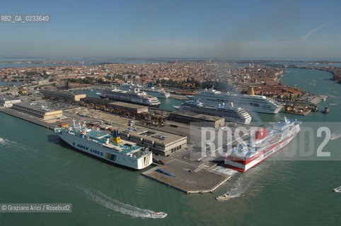 VENEZIA 10/10/06 FOTO AEREA VENEZIA PORTO PASSEGGERI  ©Graziano Arici/Rosebud2
