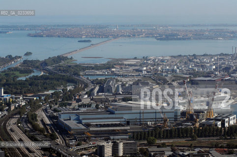 VENEZIA 10/10/06 FOTO AEREA MESTRE MARGHERA BREDA NAVE  ©Graziano Arici/Rosebud2