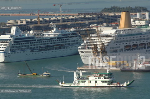 VENEZIA 10/10/06 FOTO AEREA VENEZIA PORTO PASSEGGERI NAVE ©Graziano Arici/Rosebud2