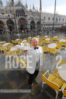 VENEZIA 24 OTTOBRE 2006 - ALTA MAREA IN PIAZZA S.MARCO @ Graziano Arici/Rosebud2 TURISMO ACQUA ALTA