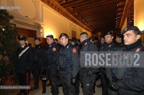 VENEZIA 20 NOVEMBRE 2006 - OCCUPAZIONE DA PARTE DELLASSEMBLEA NOMOSE DELLA SEDE DEL CONSORZIO VENEZIA NUOVA ©Graziano Arici/Rosebud2 NO GLOBAL DISOBBEDIENTI