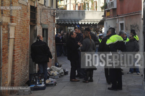 VENEZIA MARZO 2007 -  MURDER OF A FRUITERER, GIAMPAOLO GRANZO, IN CANNAREGIO NEIGHBOURHOOD - MAFIA MURDER? ©Graziano Arici/Rosebud2 ASSASSINIO DEL FRUTTIVENDOLO NEL MERCATO DI S.LEONARDO