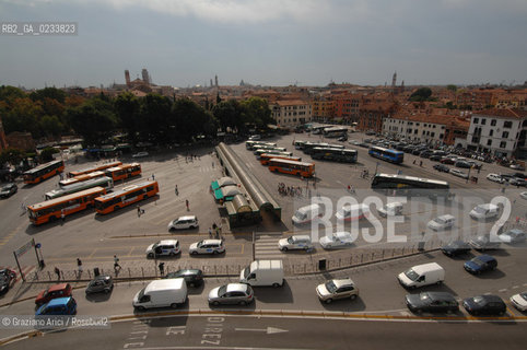 VENEZIA AGOSTO 2007 - PIAZZALE ROMA @ Graziano Arici/Rosebud2