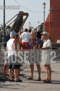 VENEZIA 4/08/07 - LIDO PELLESTRINA ©Graziano Arici/Rosebud2 SPIAGGIA PESCA MURAZZI
