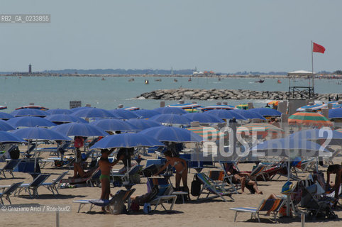 VENEZIA 1/08/2007 - LITORALE DIEL CAVALLINO DUNA ARTIFICIALE ©Graziano Arici/Rosebud2 SPIAGGIA DUNE MARE