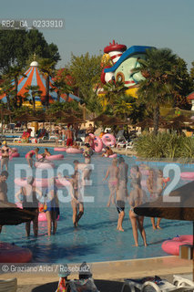 VENEZIA 1/08/2007 - LITORALE DI JESOLO ACQUALANDIA ©Graziano Arici/Rosebud2 SPIAGGIA ACQUA PISCINA