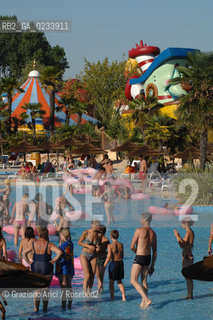 VENEZIA 1/08/2007 - LITORALE DI JESOLO ACQUALANDIA ©Graziano Arici/Rosebud2 SPIAGGIA ACQUA PISCINA