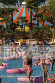 VENEZIA 1/08/2007 - LITORALE DI JESOLO ACQUALANDIA ©Graziano Arici/Rosebud2 SPIAGGIA ACQUA PISCINA