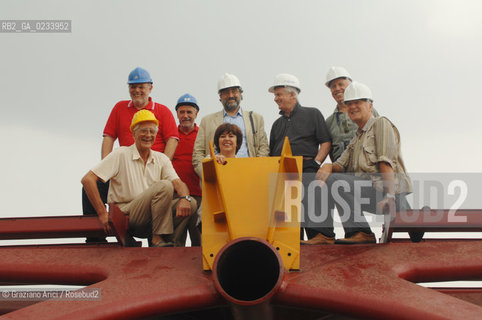 VENICE 29/07/07 - THE  FOURTH BRIDGE OVER THE GRAND CANAL: THE CALATRAVA BRIDGE - THE ASSEMBLY OF THE FIRST PARTS ALONG THE GRAND CANAL ©Graziano Arici/Rosebud2 QUARTO PONTE CANAL GRANDE VENEZIA
