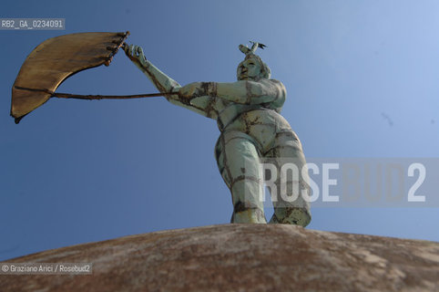 24/4/08 - LAVORI DI RESTAURO  E RISTRUTTURAZIONE DELLA PUNTA DELLA DOGANA ©Graziano Arici/Rosebud2