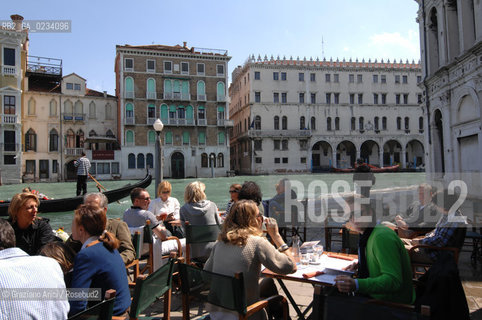 VENEZIA APRILE 2008 - RIALTO CAMPIELLO BELLA VIENNA APERITIVO E SPRITZ RISTORANTE NARANZARIA ©Graziano Arici/Rosebud2 GASTRONOMIA OSTERIA