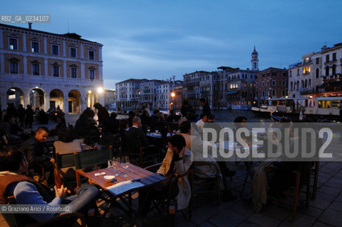 VENEZIA APRILE 2008 - RIALTO CAMPIELLO BELLA VIENNA APERITIVO E SPRITZ BAR RISTORANTE AL PESADOR ©Graziano Arici/Rosebud2 GASTRONOMIA OSTERIA