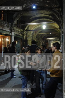 VENEZIA APRILE 2008 - RIALTO CAMPIELLO BELLA VIENNA APERITIVO E SPRITZ BAR RISTORANTE AL BANCO GIRO ©Graziano Arici/Rosebud2 GASTRONOMIA OSTERIA