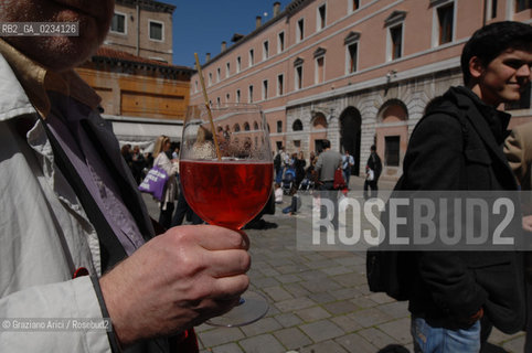 VENEZIA APRILE 2008 - RIALTO CAMPIELLO BELLA VIENNA APERITIVO E SPRITZ ©Graziano Arici/Rosebud2 GASTRONOMIA