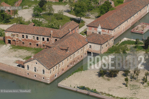 VENEZIA 2005  FOTO AEREE DEL LAZZARETTO VECCHIO ©Graziano Arici/Rosebud2