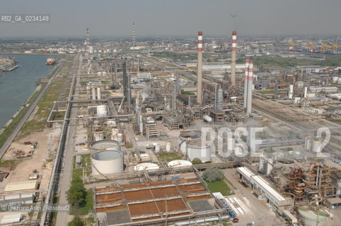 VENEZIA 9/5/08 FOTO AEREE DELLE INDUSTRIE A PORTOMARGHERA ©Graziano Arici/Rosebud2