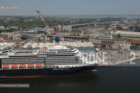 VENEZIA 8/5/08 FOTO AEREE DEI CANTIERI ALLA FINCANTIERI A MARGHERA ©Graziano Arici/Rosebud2 NAVE