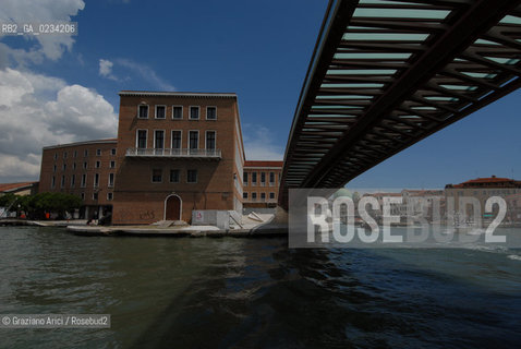 VENICE 14/07/08 THE FOURTH BRIDGE, DESIGNED BY SANTIAGO CALATRAVA,  OVER THE GRAND CANAL IN VENICE © MARTABUSO/ARICI/GRAZIANERI PONTE ARCHITETTO ARCHITETTURA CANAL GRANDE