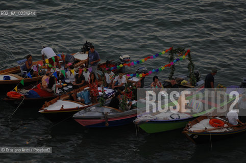 VENEZIA 20 LUGLIO 2008 . FESTA DEL REDENTORE SUL CANTIERE DI PUNTA DELLA DOGANA MONIQUE VEUTE ©Graziano Arici/Rosebud2 DOTTOR GROUP FUOCHI ARTIFICIO