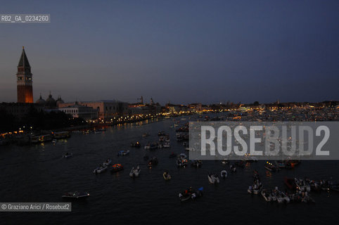 VENEZIA 20 LUGLIO 2008 . FESTA DEL REDENTORE SUL CANTIERE DI PUNTA DELLA DOGANA MONIQUE VEUTE ©Graziano Arici/Rosebud2 DOTTOR GROUP FUOCHI ARTIFICIO