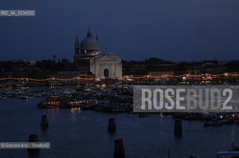 VENEZIA 20 LUGLIO 2008 . FESTA DEL REDENTORE SUL CANTIERE DI PUNTA DELLA DOGANA MONIQUE VEUTE ©Graziano Arici/Rosebud2 DOTTOR GROUP FUOCHI ARTIFICIO