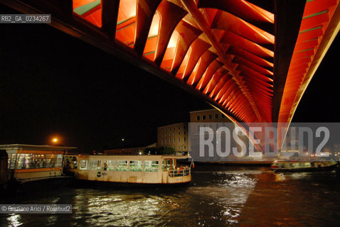 VENICE 2/09/08 - THE NEW 4TH BRIDGE ONGRAND CANAL IN VENICE DESIGNED BY THE SPANISH ARCHITECT SANTIAGO CALATRAVA © MARTA BUSO/ARICI/GRAZIANERI ARCHITETTO ARCHITETTURA PONTE