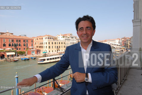 VENICE 2/09/08 - THE ARCHITECT SANTIAGO CALATRAVA DESIGNER OF THE NEW 4TH BRIDGE ON GRAND CANAL IN VENICE   © MARTA BUSO/ARICI/GRAZIANERI ARCHITETTO ARCHITETTURA PONTE