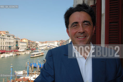 VENICE 2/09/08 - THE ARCHITECT SANTIAGO CALATRAVA DESIGNER OF THE NEW 4TH BRIDGE ON GRAND CANAL IN VENICE   © MARTA BUSO/ARICI/GRAZIANERI ARCHITETTO ARCHITETTURA PONTE