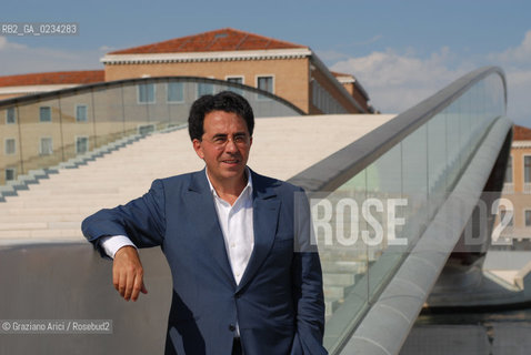 VENICE 2/09/08 - THE ARCHITECT SANTIAGO CALATRAVA DESIGNER OF THE NEW 4TH BRIDGE ON GRAND CANAL IN VENICE   © MARTA BUSO/ARICI/GRAZIANERI ARCHITETTO ARCHITETTURA PONTE