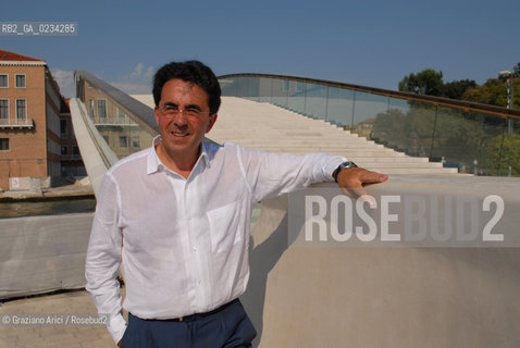 VENICE 2/09/08 - THE ARCHITECT SANTIAGO CALATRAVA DESIGNER OF THE NEW 4TH BRIDGE ON GRAND CANAL IN VENICE   © MARTA BUSO/ARICI/GRAZIANERI ARCHITETTO ARCHITETTURA PONTE