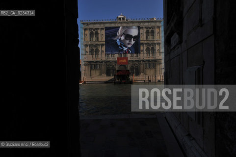 VENICE SEPTEMBER 2008 THE GEANT PUBLICITY ON THE GRAN CANAL IN VENICE : THE CA VENDRAMIN CALERGI PALACE . CASINO ©Graziano Arici/Rosebud2 PUBBLICITà VENICE ON SALE