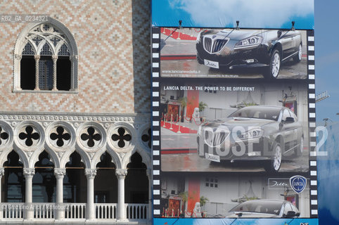 VENICE SEPTEMBER 2008 THE GEANT PUBLICITY ON THE GRAN CANAL IN VENICE : THE DOGES PALACE ©Graziano Arici/Rosebud2 PUBBLICITà VENICE ON SALE