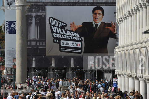 VENICE SEPTEMBER 2008 THE GEANT PUBLICITY ON THE GRAN CANAL IN VENICE : THE DOGES PALACE ©Graziano Arici/Rosebud2 PUBBLICITà VENICE ON SALE