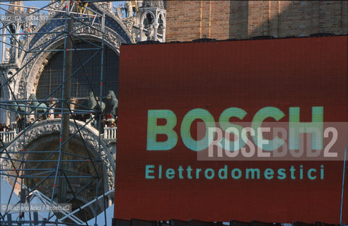 VENICE SEPTEMBER 2008 THE GEANT PUBLICITY ON THE GRAN CANAL IN VENICE : ST MARKS SQUARE ©Graziano Arici/Rosebud2 PUBBLICITà VENICE ON SALE