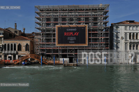 VENEZIA SETTEMBRE 2008 PUBBLICITA SUL CANAL GRANDE E A SAN MARCO ©Graziano Arici/Rosebud2 SPONSOR TURISMO VAPORETTO