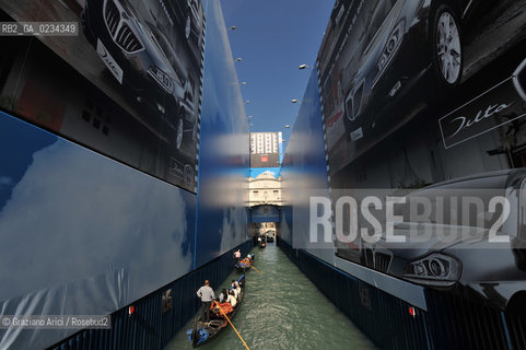 VENEZIA SETTEMBRE 2008 PUBBLICITA SUL CANAL GRANDE E A SAN MARCO ©Graziano Arici/Rosebud2 SPONSOR TURISMO VAPORETTO