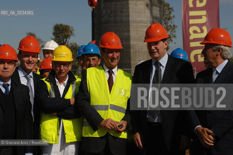 VENEZIA 3 OTTOBRE 2008 - INAUGURAZIONE DEI MOORNIG DOLPHINS PER IL RIGASSIFICATORE ALLARSENALE © MARTA BUSO/ARICI CONSORZIO VENEZIA NUOVA
