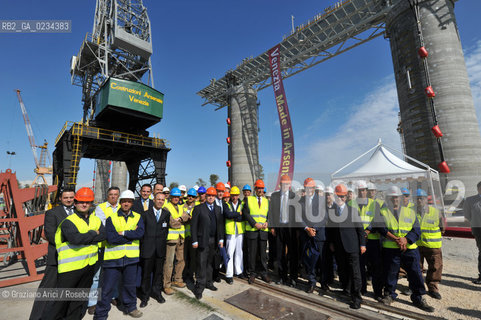 VENEZIA 3 OTTOBRE 2008 - INAUGURAZIONE DEI MOORNIG DOLPHINS PER IL RIGASSIFICATORE ALLARSENALE ©Graziano Arici/Rosebud2 CONSORZIO VENEZIA NUOVA