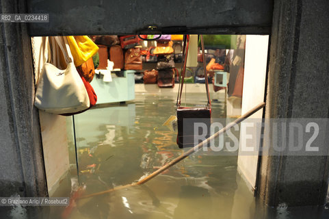 VENEZIA 1/12/08 - ALTA MAREA A VENEZIA ©Graziano Arici/Rosebud2 ACQUA ALTA