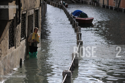 VENEZIA 1/12/08 - ALTA MAREA A VENEZIA © MARTA BUSO/ARICI ACQUA ALTA