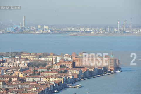 VENEZIA FEBBRAIO 2009 FOTO AEREA DELLA GIUDECCA DEL MULINO STUCKY E DELLHOTEL HILTON ©Graziano Arici/Rosebud2